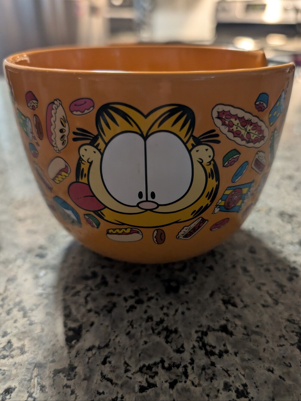 Garfield Junk Food 20-Ounce Ramen Bowl, Ceramic, Dishwasher Safe .